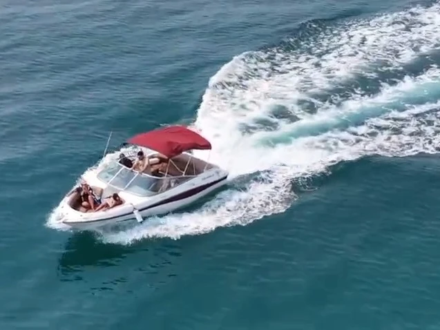 Charter a Four Winns Horizon 210 in Vilanova i la Geltrú on Samboat