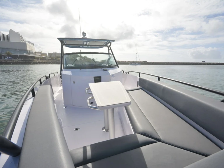 Yacht hire Corfu cheap Axopar 28 T-Top