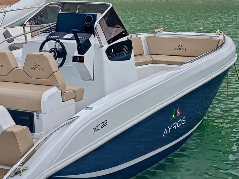 Hire Motorboat ayros with a boat licence