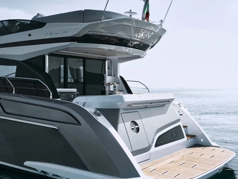 Yacht hire Porto Villa San Giovanni cheap Azimut 53 Fly