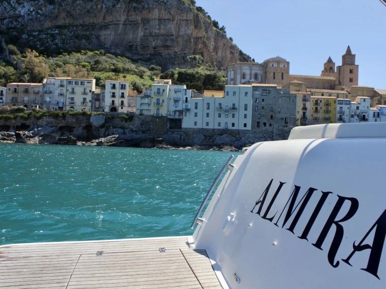 Motorboat to hire Cefalù at the best price