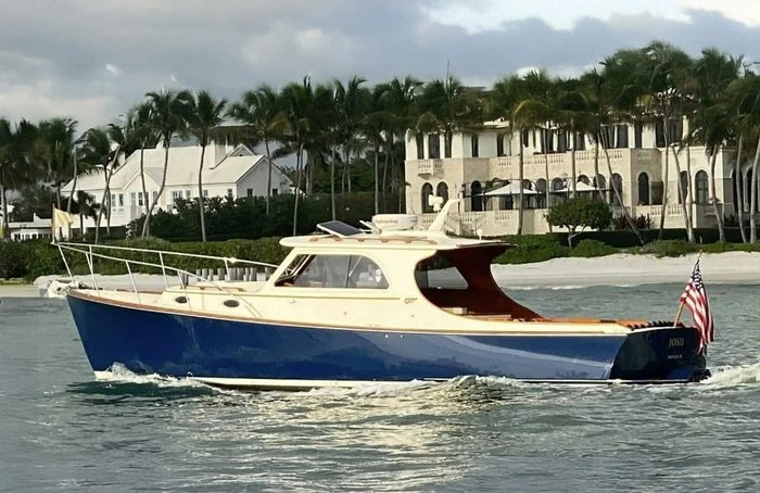 Motorboat to hire Estates of Fort Lauderdale  (historical) at the best price