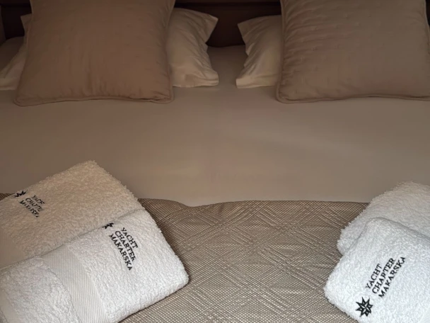 Motorboat to hire Makarska at the best price