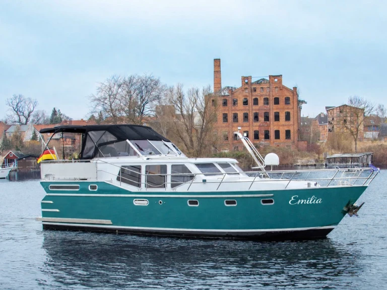 Hire Canal boat with or without skipper Vacance Waren (Müritz)