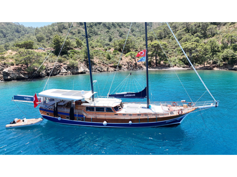 Hire a  Esmeralda - Premium Gulet Fethiye