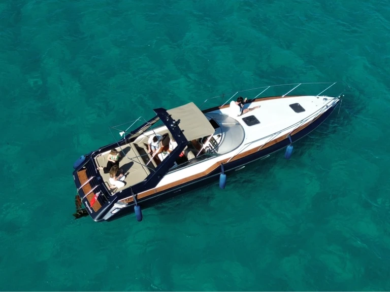 Hire Motorboat with or without skipper Sunseeker Cannes