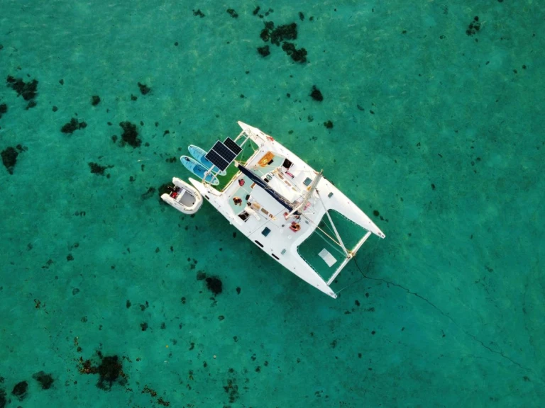 Yacht hire Punaauia cheap Louisiane