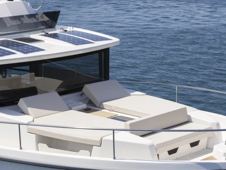 Luxury Yacht to hire Sardinia at the best price