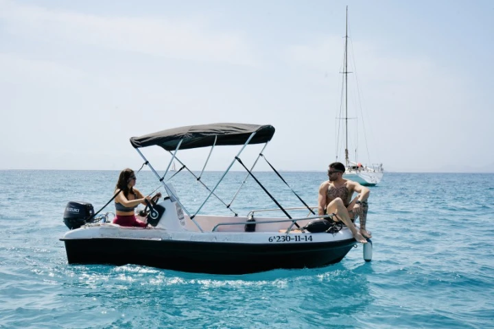 Hire Motorboat with or without skipper Astec Playa Blanca