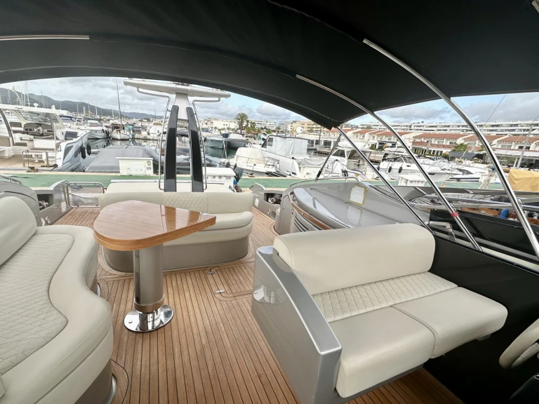 Hire Motorboat Riva with a boat licence