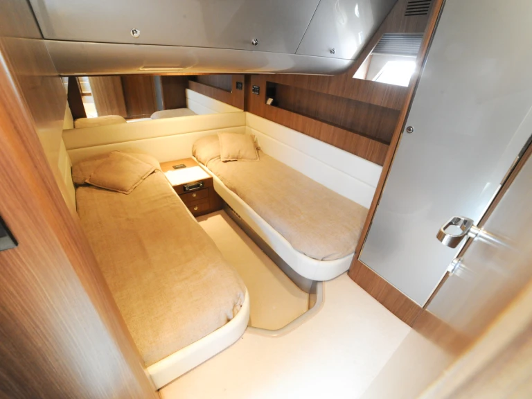 Yacht charter Marina Botafoch - Riva RIVALE 52 on SamBoat