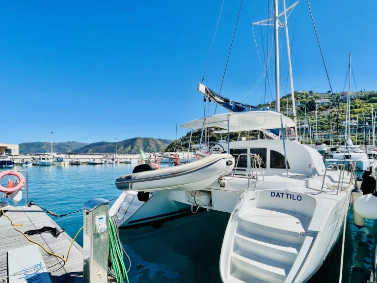 Yacht hire Marsala cheap Lagoon 380 S2