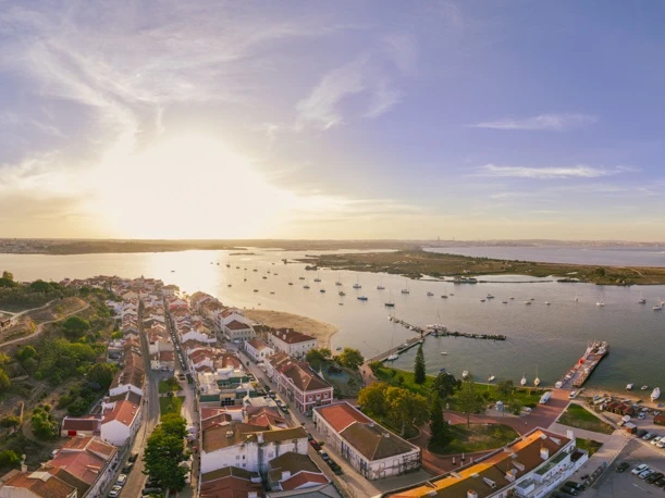 Hire a Lilybaeum Levanzo 25 Cascais