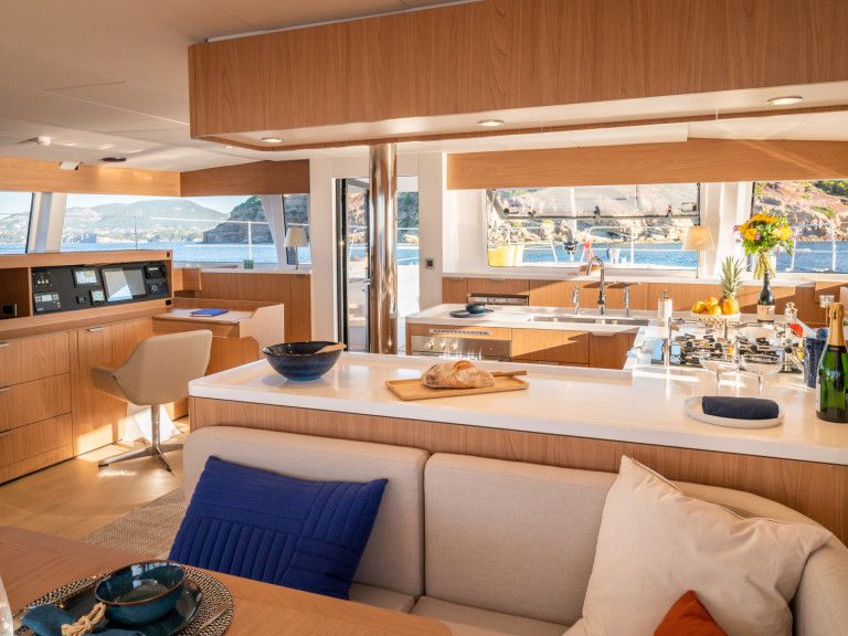 Charter a Bali Bali 5.8 (4 cabins) in Port d'Andratx on Samboat