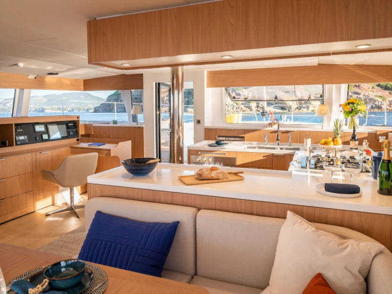 Charter a Bali Bali 5.8 (4 cabins) in Port d'Andratx on Samboat