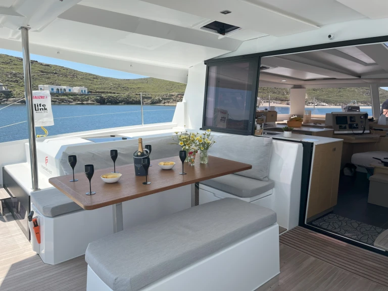 Hire Catamaran with or without skipper Fountaine Pajot Athens