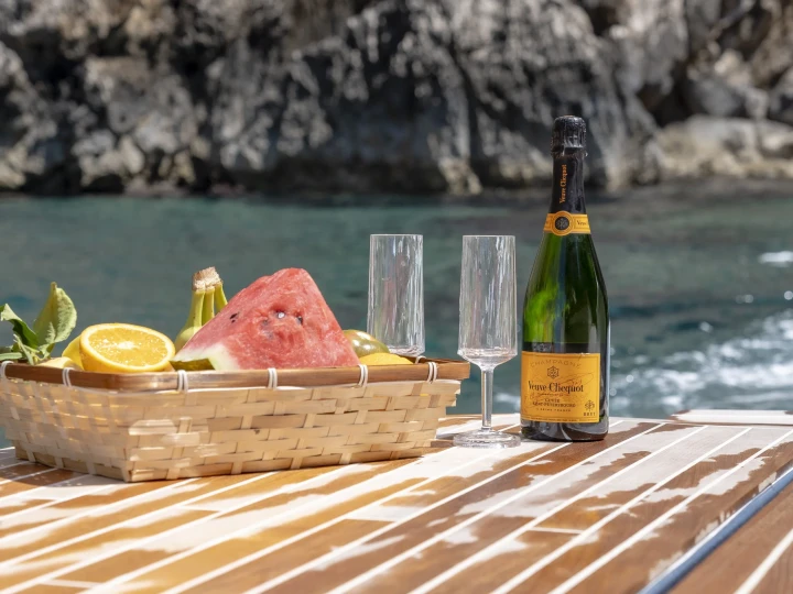 Hire Motorboat Lilybaeum with a boat licence