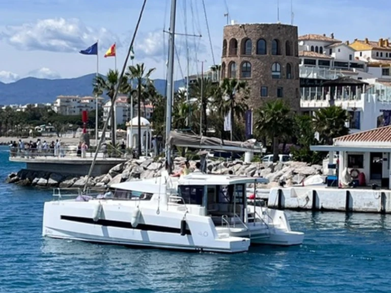 Catamaran hire in Puerto Banús - Bali Bali 4.0
