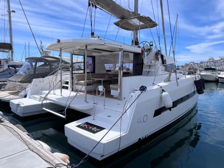 Charter a Bali Bali 4.0 in Puerto Banús on Samboat