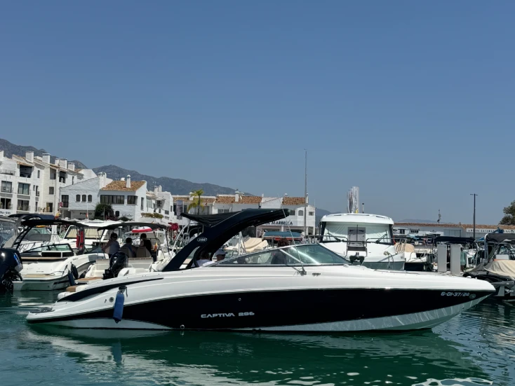 Hire Motorboat with or without skipper Rinker Marbella
