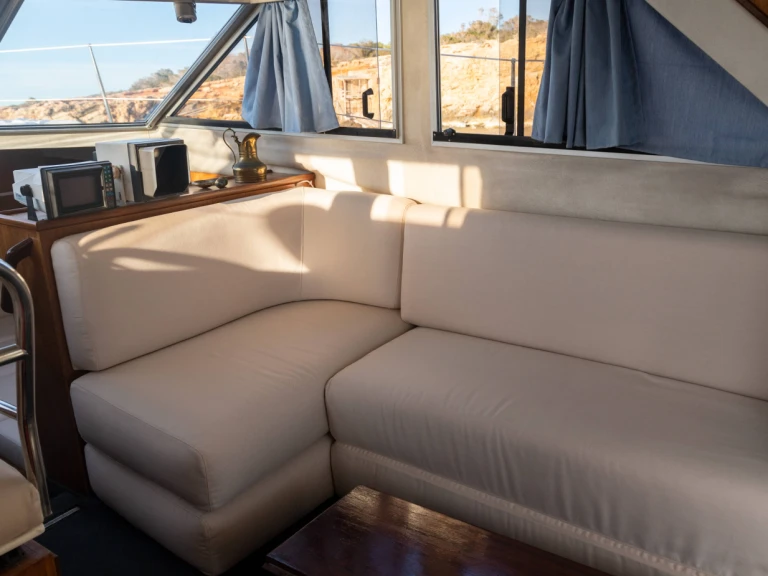 Motorboat to hire Sant Antoni de Portmany at the best price