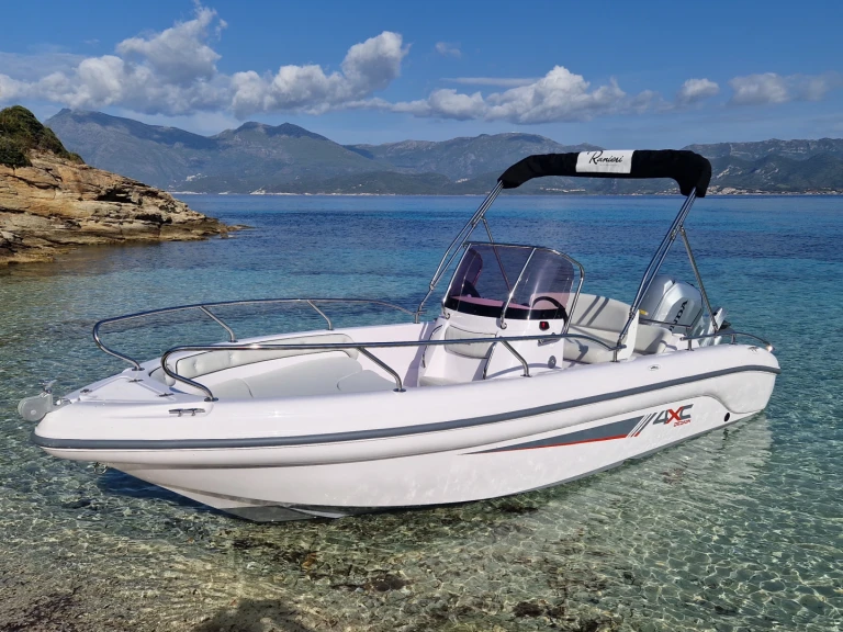 Motorboat to hire Saint-Florent at the best price
