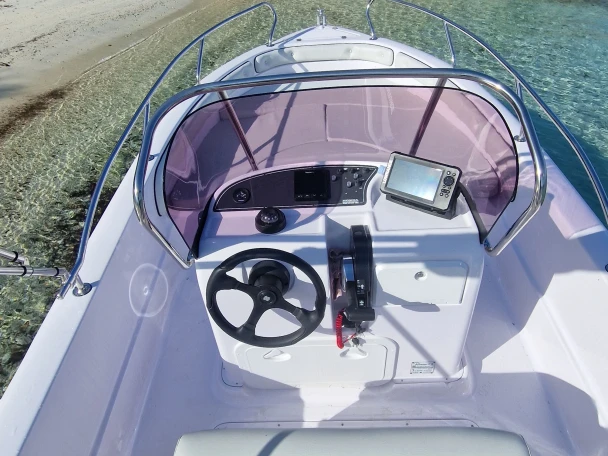 Yacht hire Saint-Florent cheap H19CC