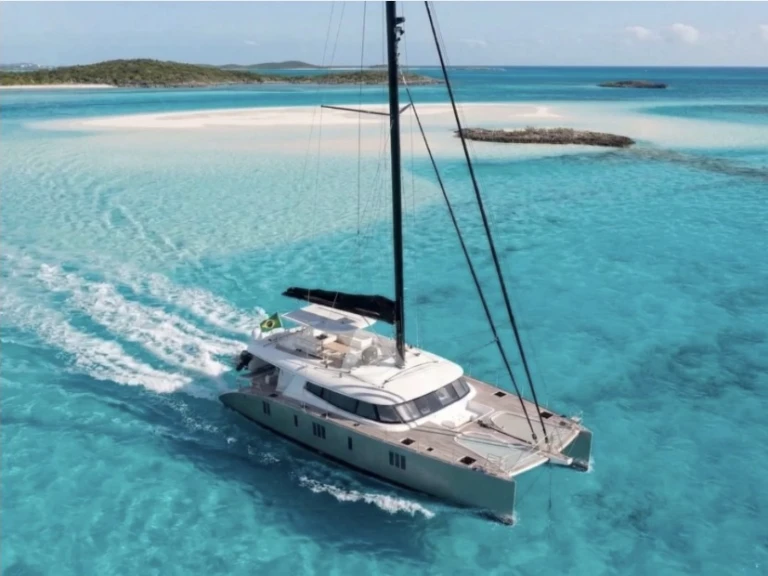 Yacht hire Nassau cheap 74ft Sunreef Sailing Catamaran