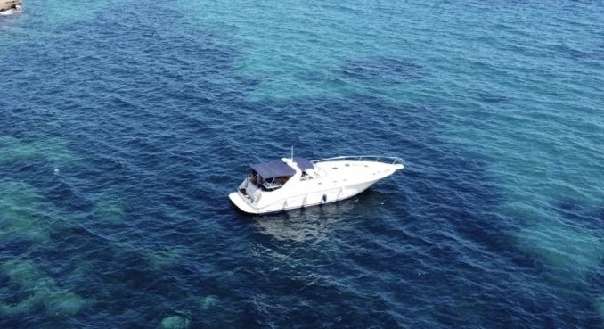 Motorboat to hire Las Tres Cales at the best price