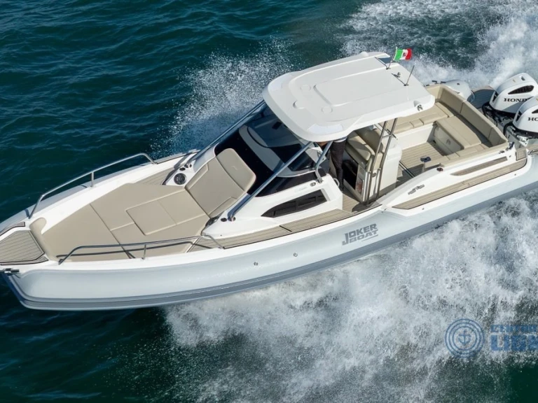 Yacht hire La Maddalena cheap Clubman 32