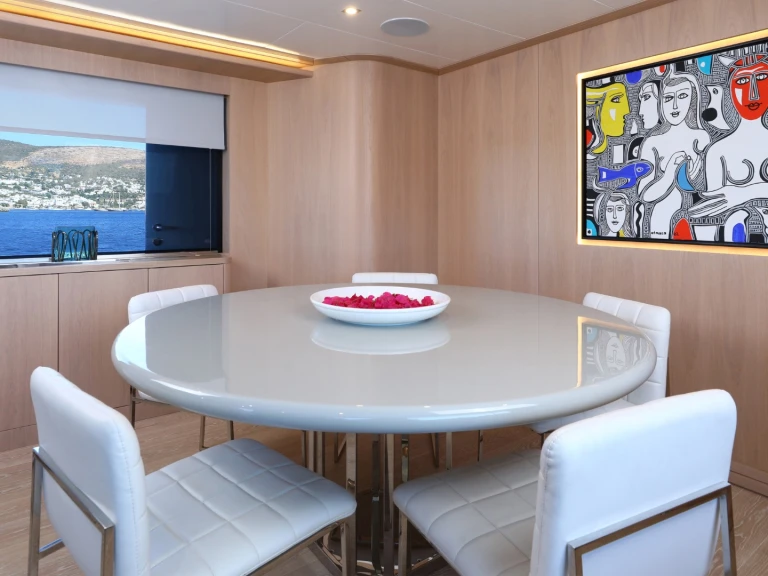 Luxury Yacht to hire Olbia at the best price