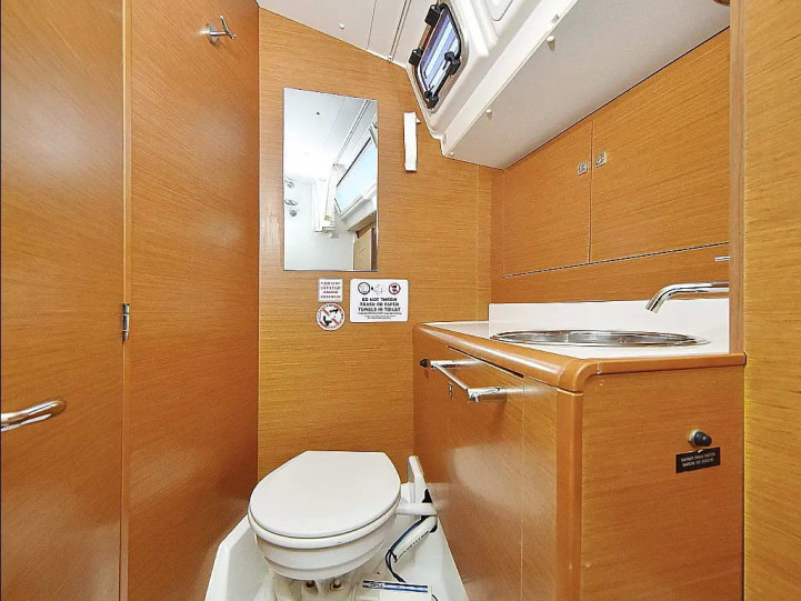 Yacht charter Rhodes (City) - Jeanneau Sun Odyssey 449 (4 cab.) on SamBoat