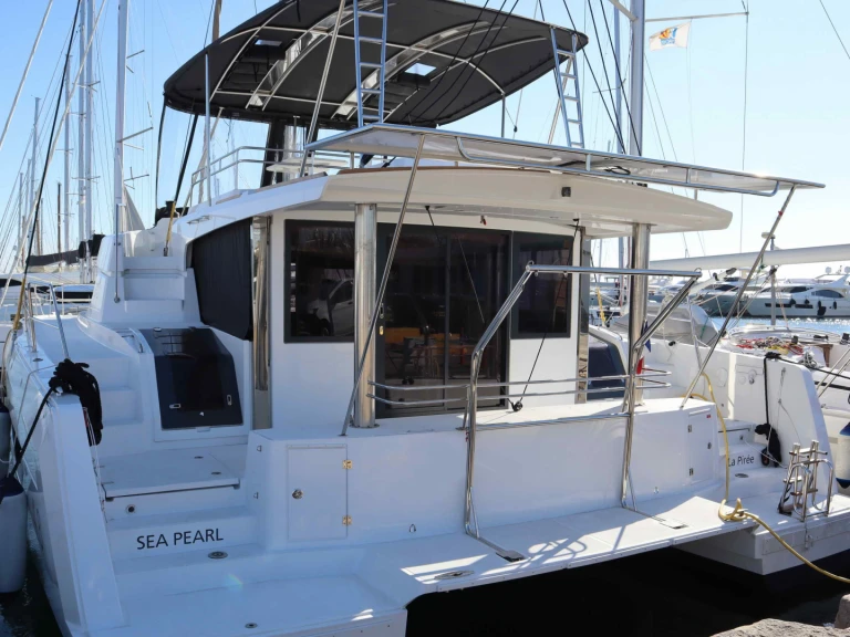 Yacht hire Alimos cheap Bali 4.8