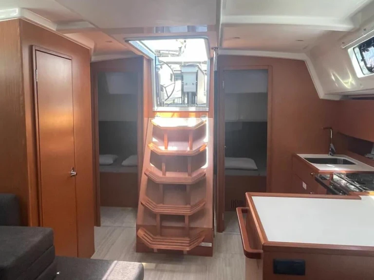 Sailboat to hire Paros (Island) at the best price