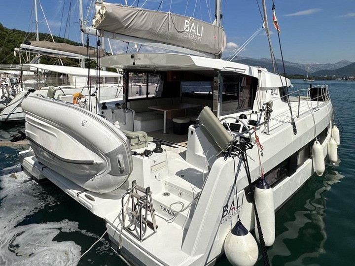 Yacht charter Tivat - Bali Bali Catsmart (6 cab.) on SamBoat