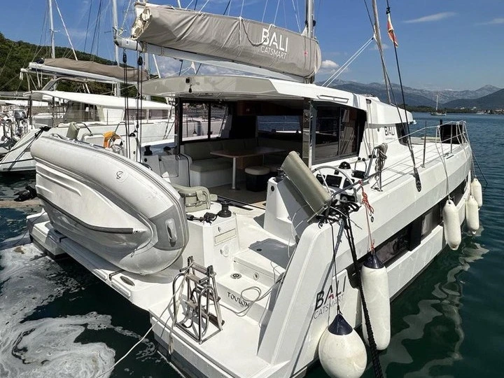 Yacht charter Tivat - Bali Bali Catsmart (6 cab.) on SamBoat
