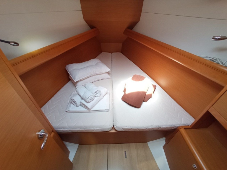 Jeanneau Sun Odyssey 379 (3 cab.) charter bareboat or skippered in  Lefkáda