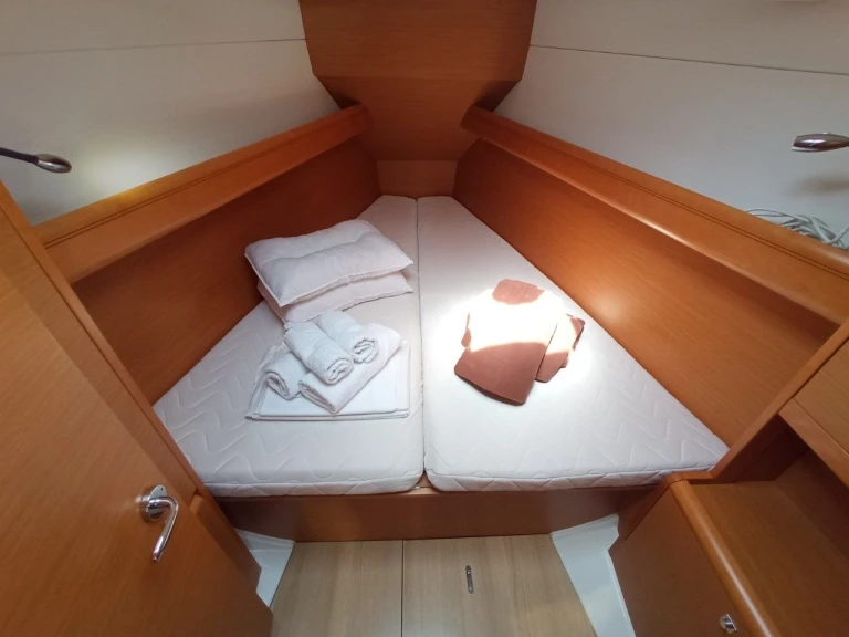 Jeanneau Sun Odyssey 379 (3 cab.) charter bareboat or skippered in  Lefkáda