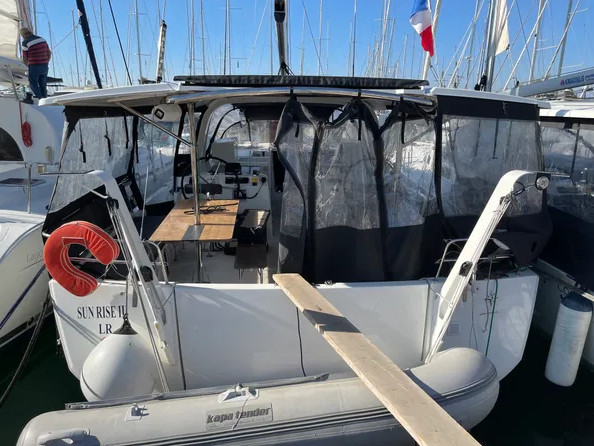 Sailboat hire in Néa Péramos - Jeanneau Sun Loft 47 (7 cab.)