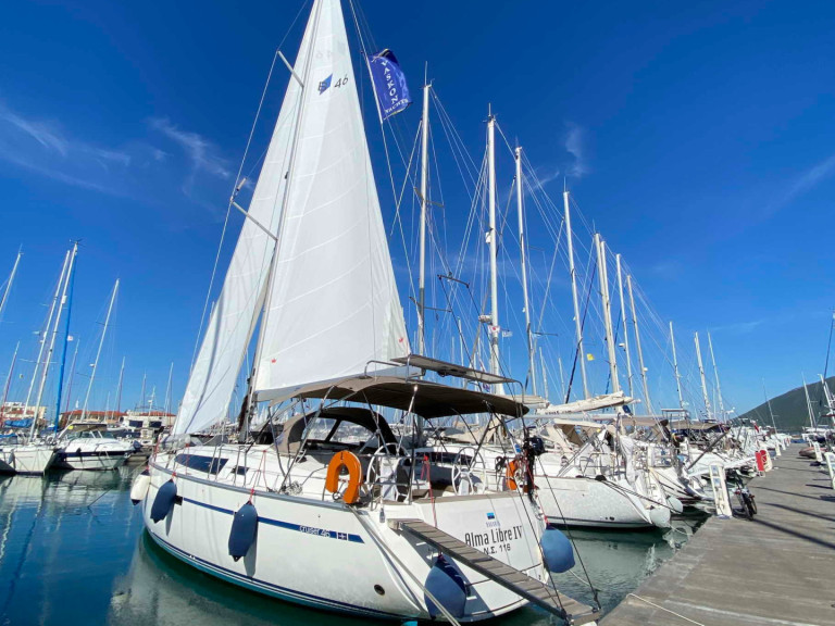 Hire Sailboat with or without skipper Bavaria Lefkáda