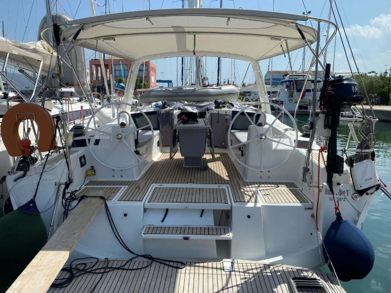 Yacht charter Lefkáda - Bénéteau Oceanis 41.1 (3 cab.) on SamBoat