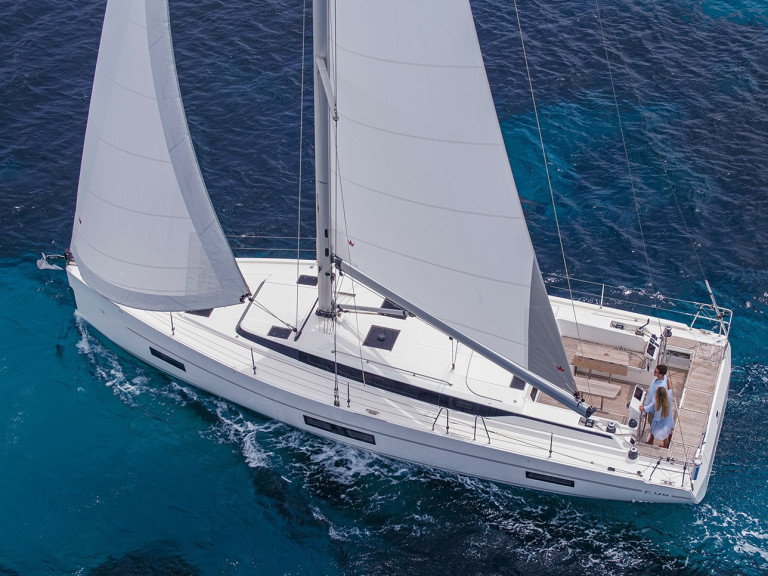 Yacht hire Volos cheap Bavaria C45