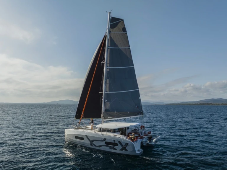 Yacht charter Lefkáda - Excess Excess 11 (6 cab.) on SamBoat