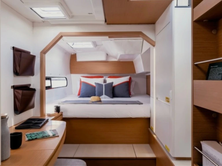 Yacht hire Lefkáda cheap Excess 11 (6 cab.)