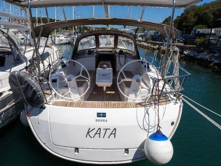Hire Sailboat with or without skipper Bavaria Pula
