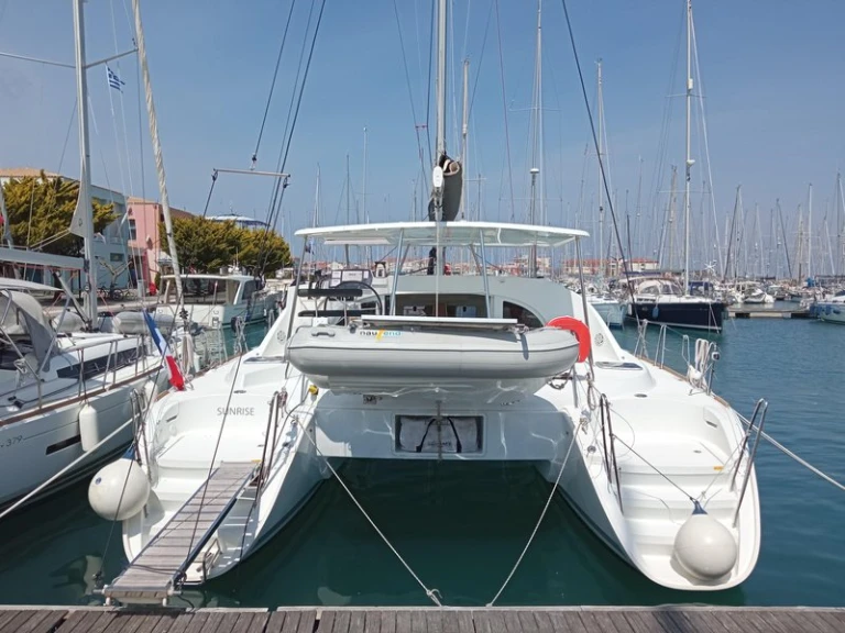 Yacht hire Lefkáda cheap Lagoon 380