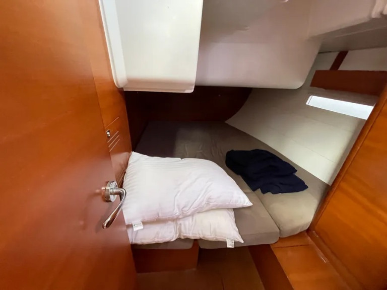 Hire Sailboat Dufour with a boat licence