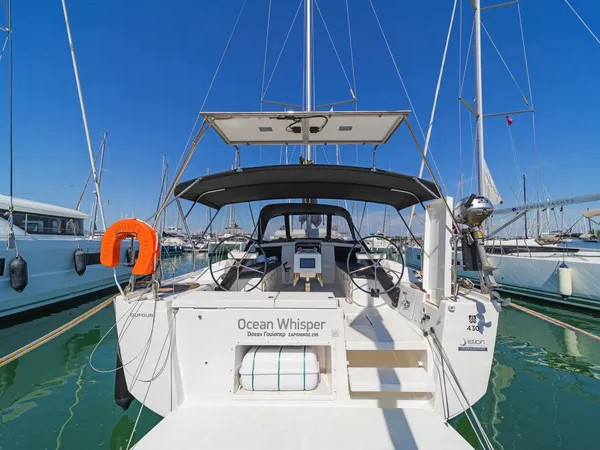 Dufour Dufour 430 (4 cab.) charter bareboat or skippered in  Ávdira