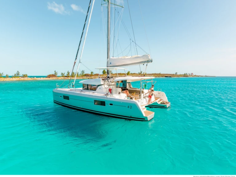Catamaran to hire Volos at the best price