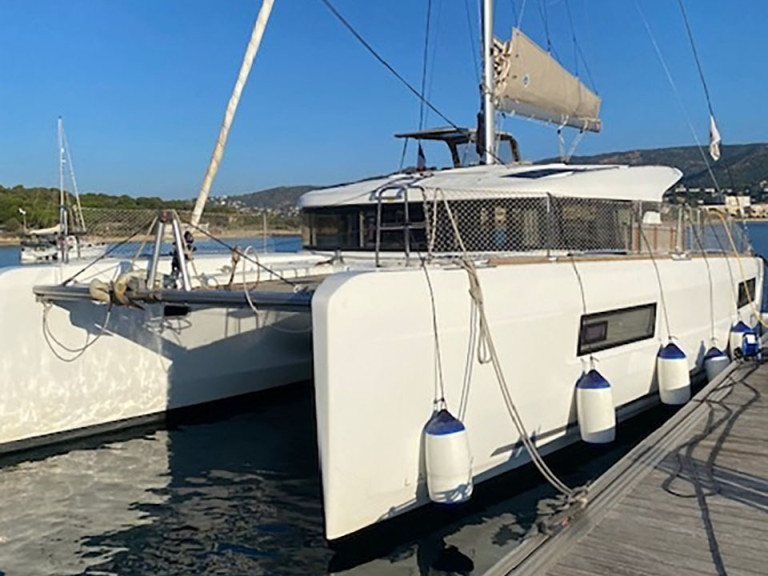 Catamaran hire in Bormes-les-Mimosas - Lagoon Lagoon 40